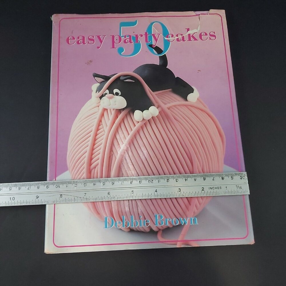 Debbie Brown 50 Easy Party Cakes - How to Create Beautiful Colorful Cakes
